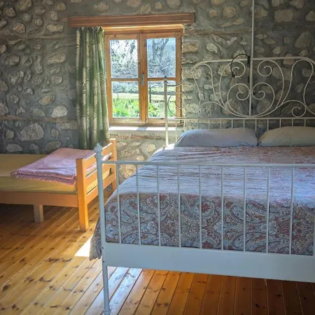 The House In The Village Maison d'hôtes