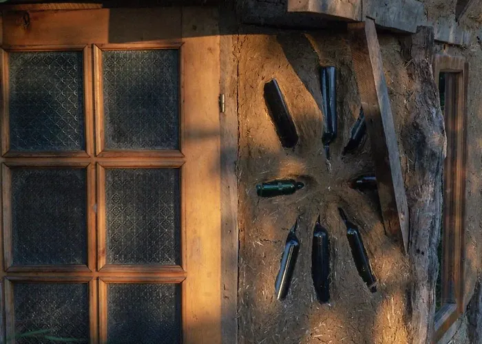 Gasthuis The House In The Village Pellumbas