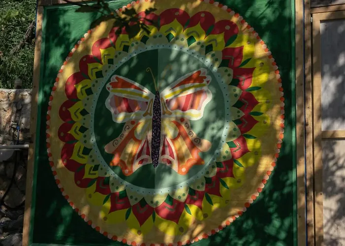 Gasthuis The House In The Village Pellumbas